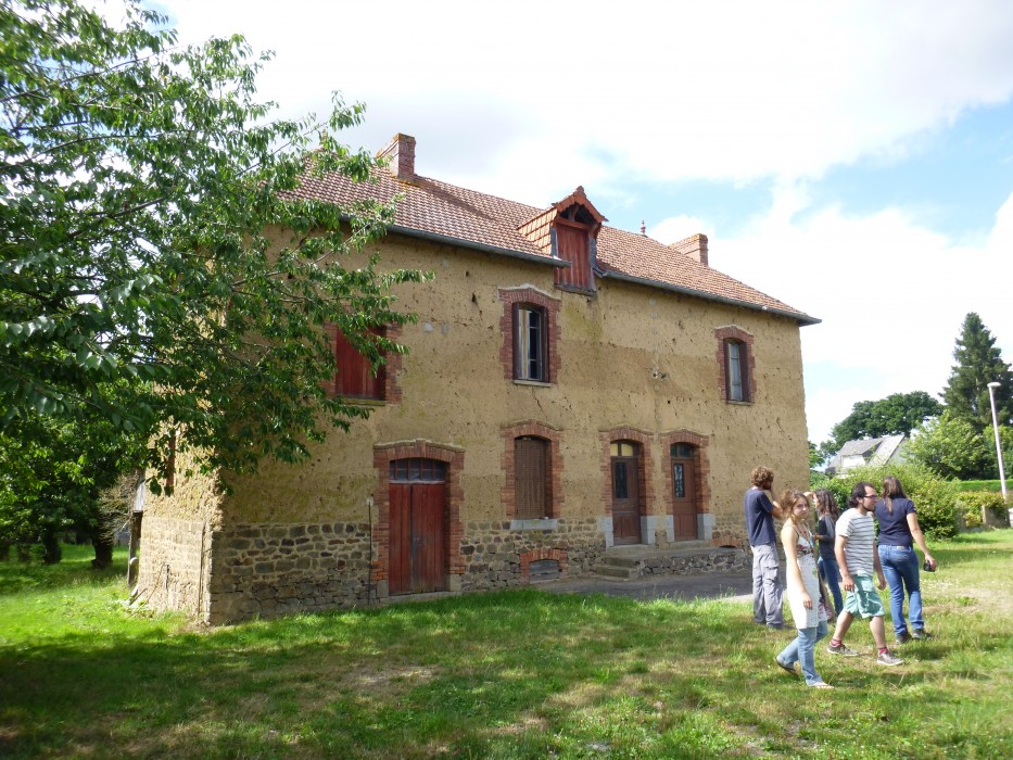  Maison d'artisan en bauge à Gevezé