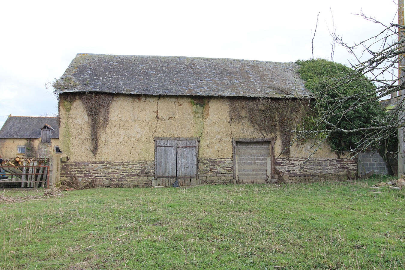 grange en bauge avant les travaux à saint grégoire