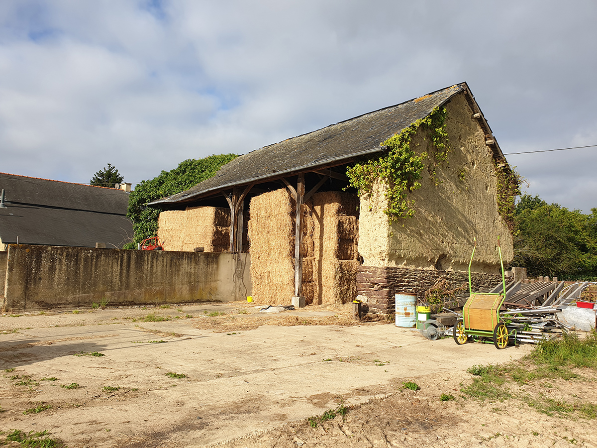 grange en bauge avant les travaux à Saint Grégoire